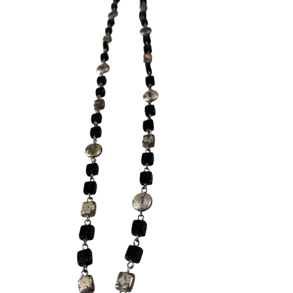 Worthington Long Silver Tone & Black Square Glass Beads Round Disk Link Necklace